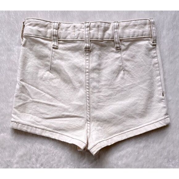 NWT Free People x We The Free Bridgette Button Fly Denim Shorts in Ecru, Size 24 - Picture 14 of 15
